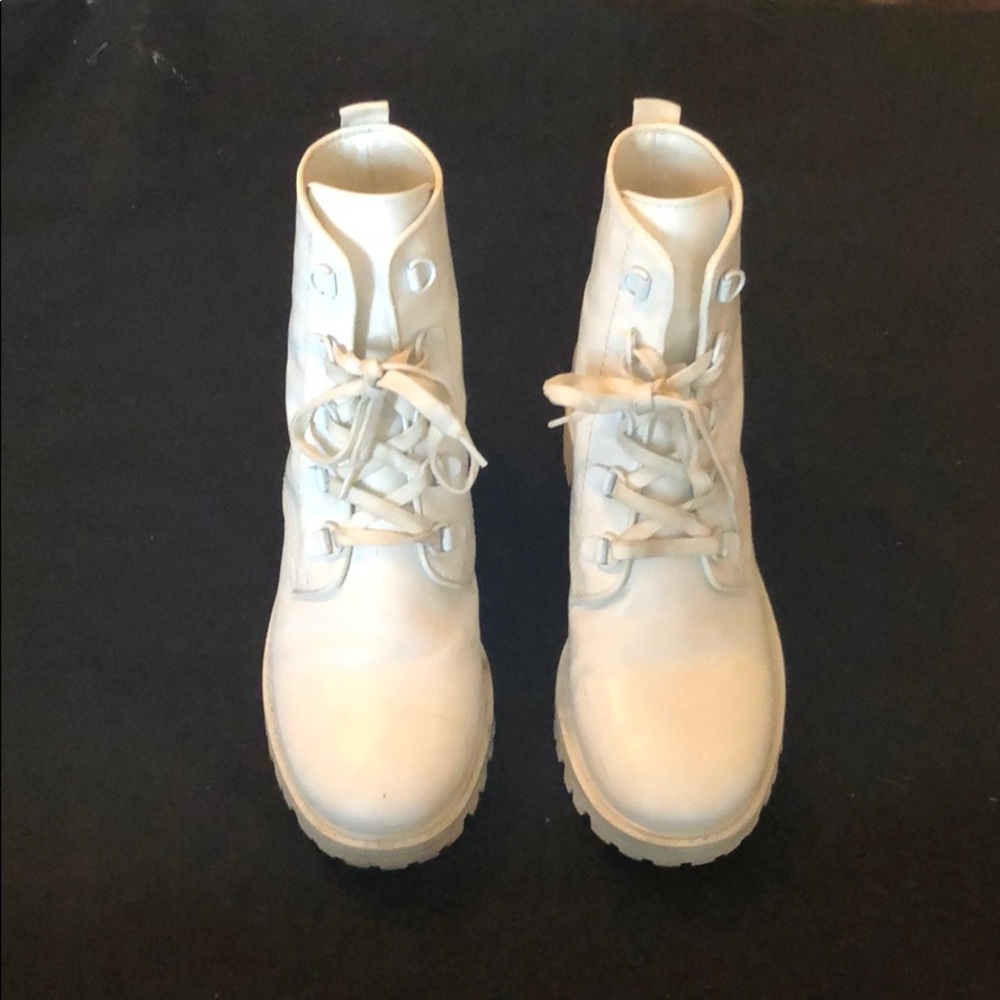 Kendall & Kylie white combat boots